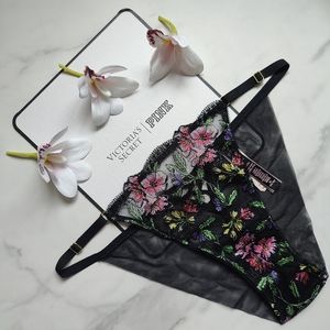 NWT VICTORIA'S SECRET VERY SEXY EMBROIDERED ADJUSTABLE STRING CHEEKY PANTY IN BL